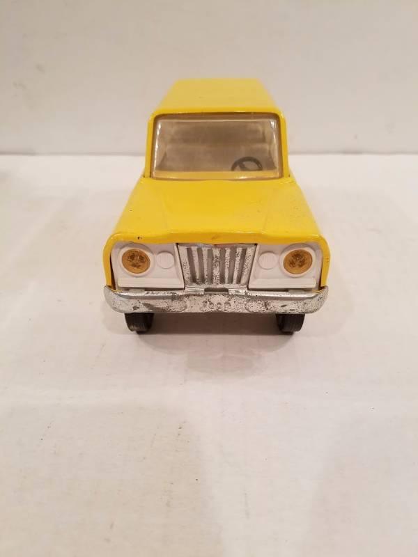lot 8 image: Tonka Jeep Wagoneer...1960s
