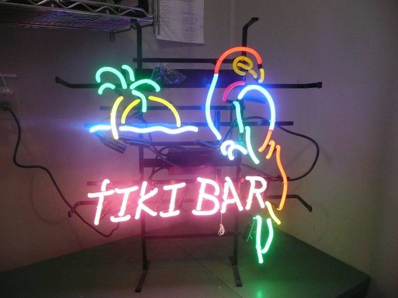 Tiki Bar - 26 by 21 - In Box