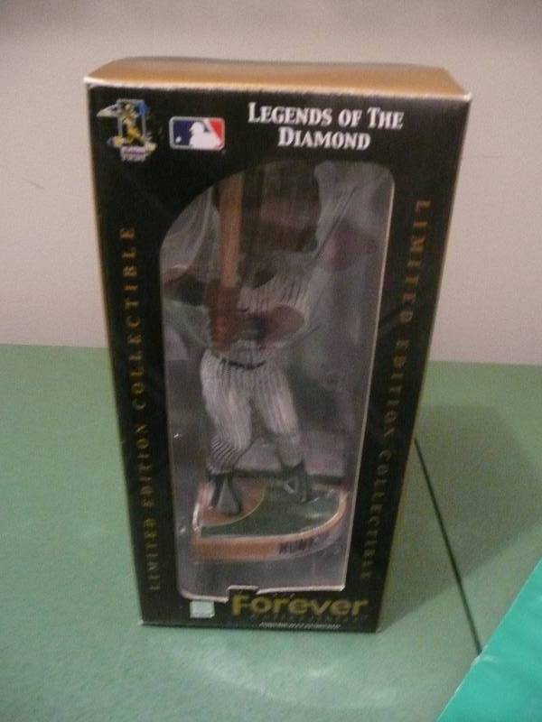 Torii Hunter Limited edition (Legends Of The Diamond) Forever Collection Individually Numbered & 1990 Twins Yearbook