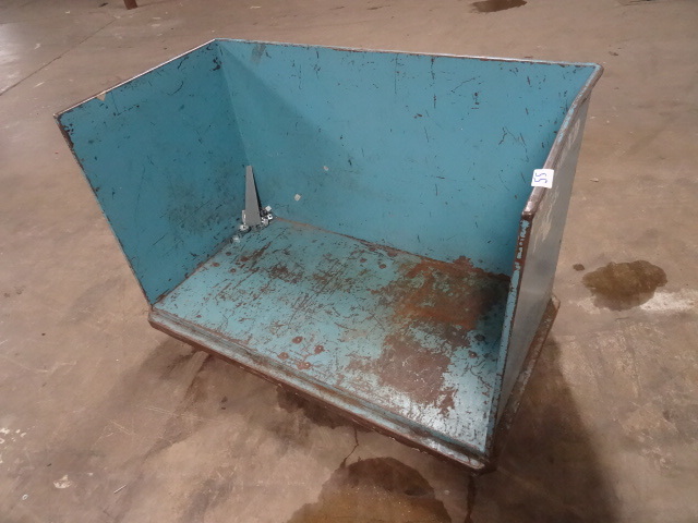 lot 55 image: Heavy duty front open warehouse ret...