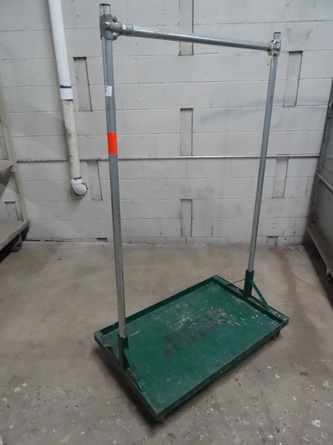 lot 75 image: Heavy duty 4 wheel clothing cart. 3...
