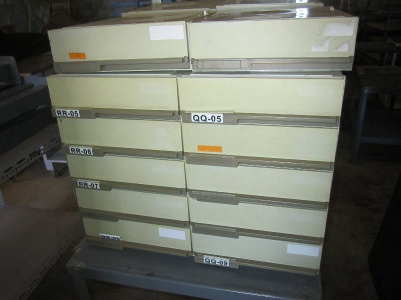 lot 40 image: Plastic sorting drawer set...