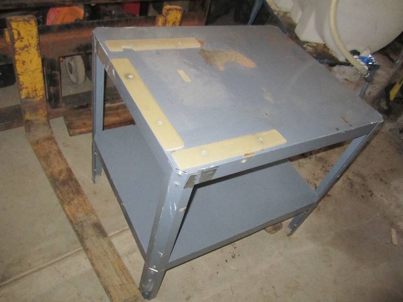 lot 43 image: Metal work table...
