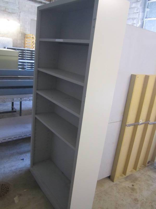 lot 48 image: Metal shelf...