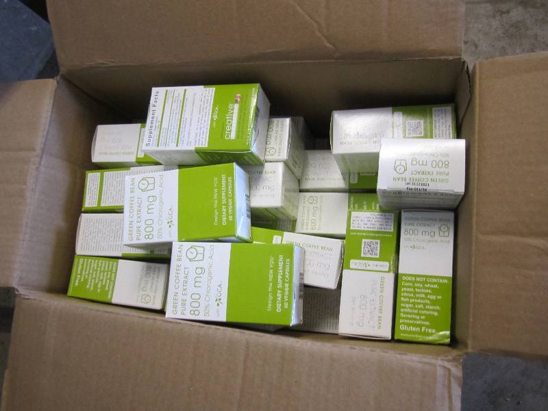 lot 96 image: Box of green coffee bean extract, p...