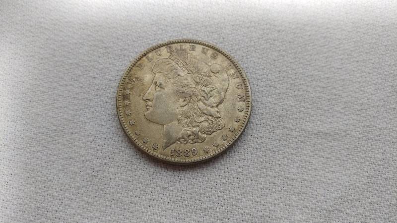 1889 MORGAN SILVER DOLLAR