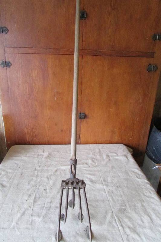 Hand Tiller