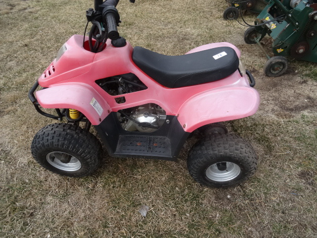 lot 16 image: Loncin kids gas 4 wheeler.