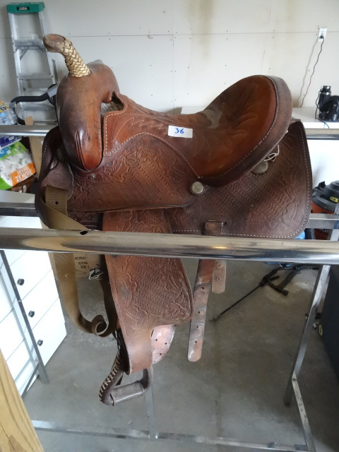 lot 36 image: Saddle King 15 Horse saddle.