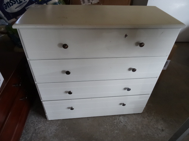 lot 37 image: 4 drawer wood dresser