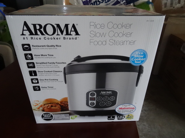 lot 38 image: New Aroma rice cooker.