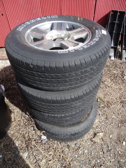 lot 42 image: Set of 4 Michelin Tires with rims
