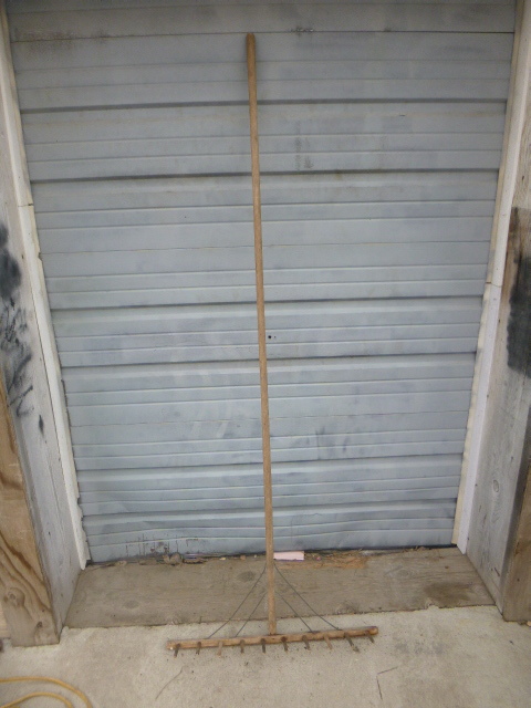 lot 8 image: Bean Rake