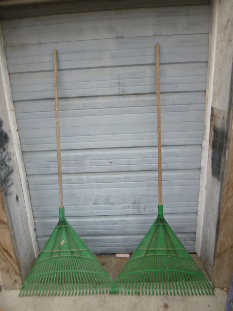 lot 19 image: 2 Yard Rakes