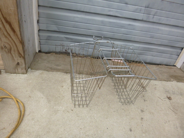 lot 27 image: Bicycle Basket