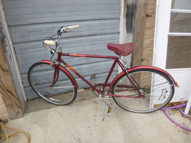 lot 28 image: AMF Bicycle
