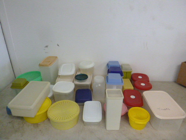 lot 64 image: Miscellaneous Kitchenware