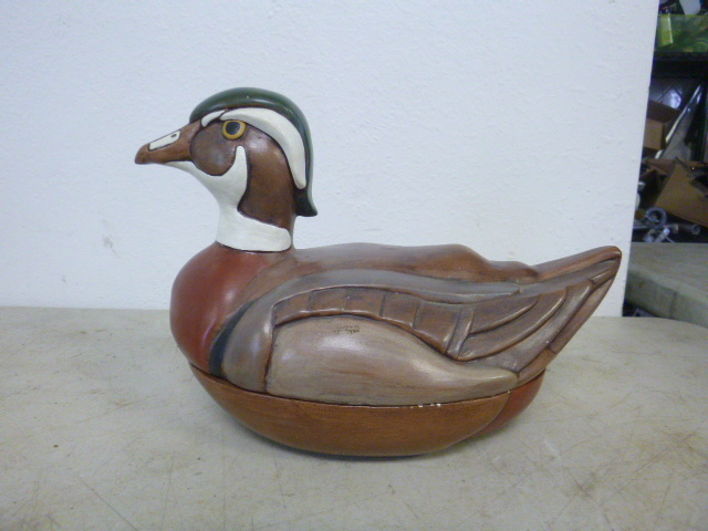 lot 71 image: Ceramic Duck Bowl