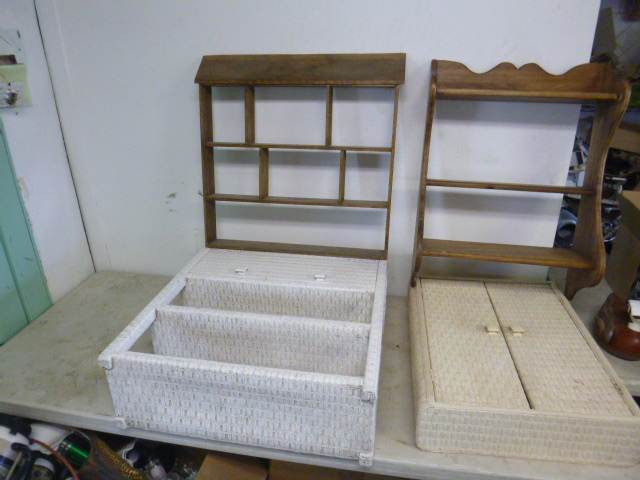 lot 72 image: 4 Wall Hanging Shelves