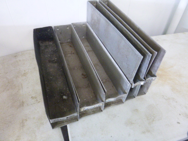 lot 79 image: 5 Metal Bins