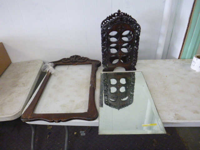 lot 82 image: Vintage Wine Bottle Holder