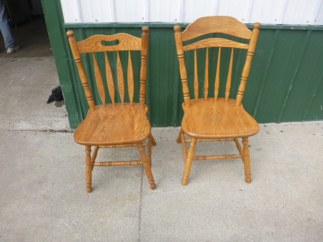 lot 98 image: 2 Kitchen Chairs