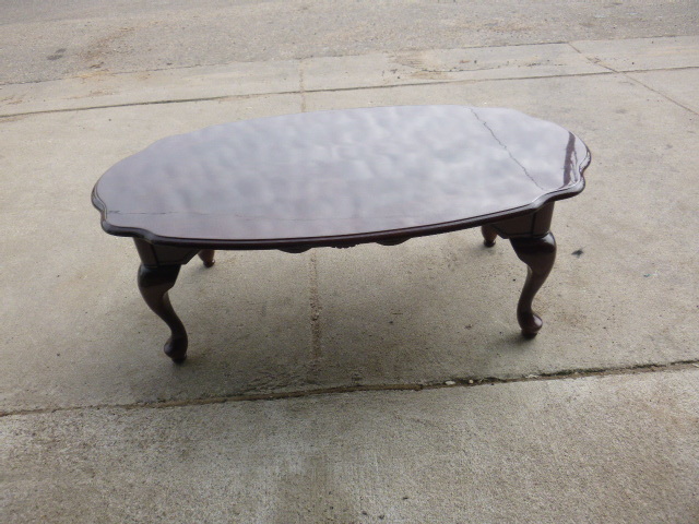 lot 99 image: Coffee Table