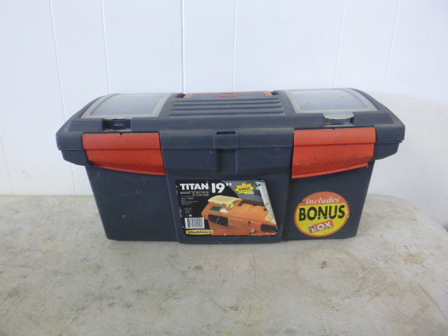 lot 123 image: Keter Toolbox