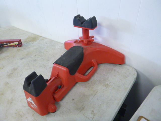 lot 125 image: MCM Predator Shooting Rest