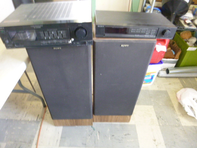 lot 137 image: Sony Items