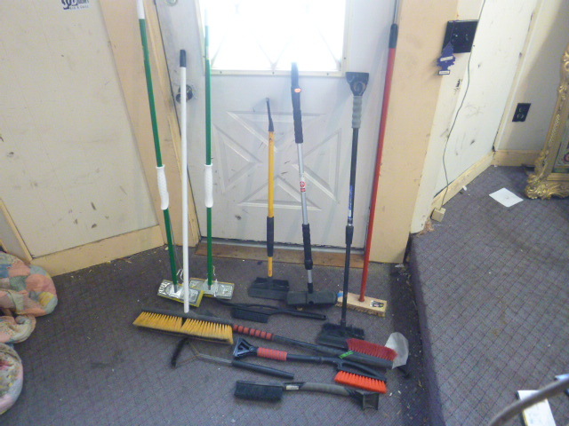 lot 142 image: Miscellaneous Items