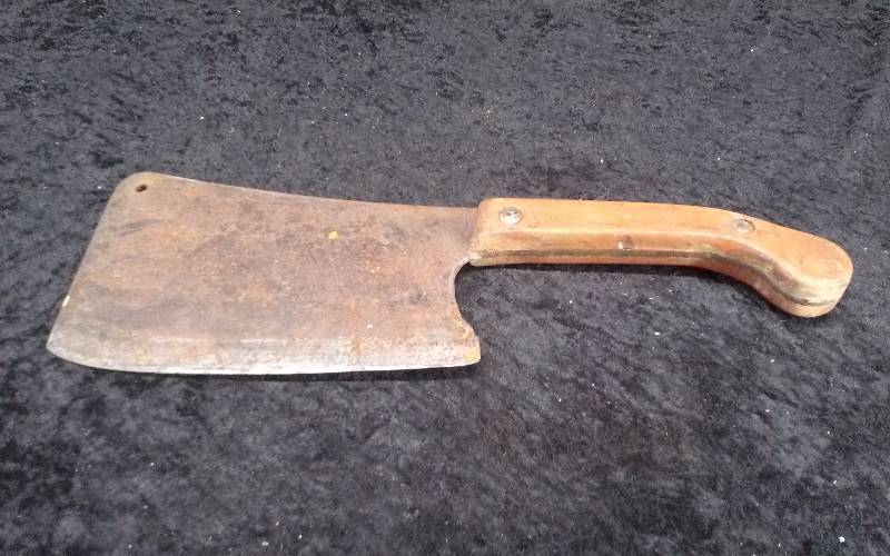 lot 6 image: Large Butcher Knife