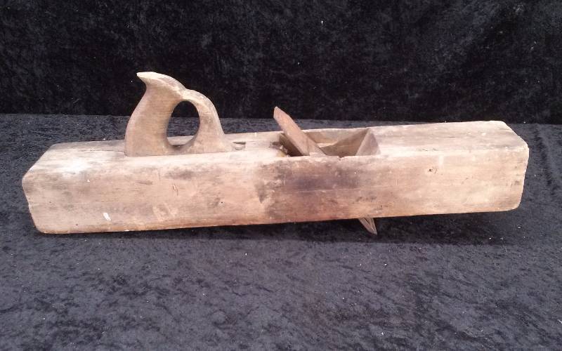lot 14 image: Large Wooden Planer, 22 Long