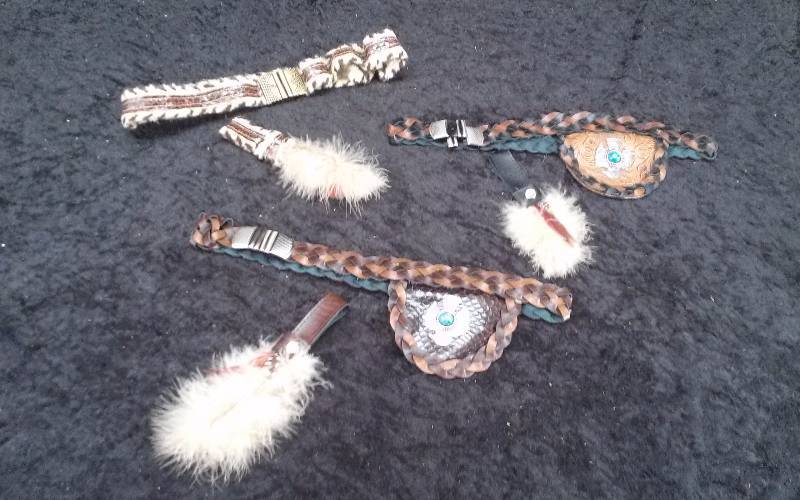 lot 22 image: Lot - Feathered Hat Bands