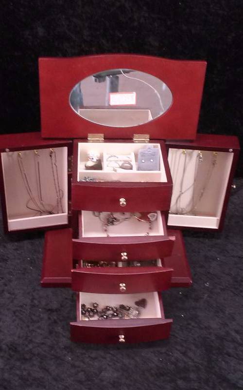 lot 26 image: Lot - Jewelry Box and Content