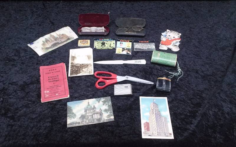 lot 47 image: Lot - Misc Items, Advertising, Vintage Glasses, etc