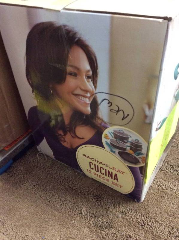 lot 26 image: Rachel Ray 12 Pc Cookware Set new