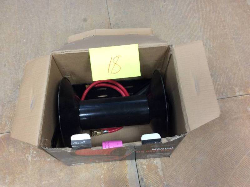 lot 18 image: Manual Air Hose Reel