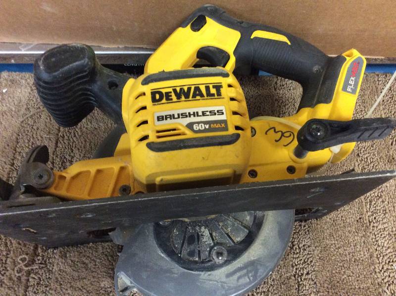 lot 29 image: Dewalt Brushless 60V saw used not tested tool only