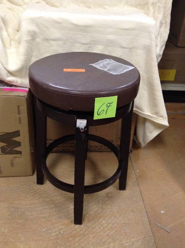 lot 67 image: Maya 24 in Brown Counter Stool