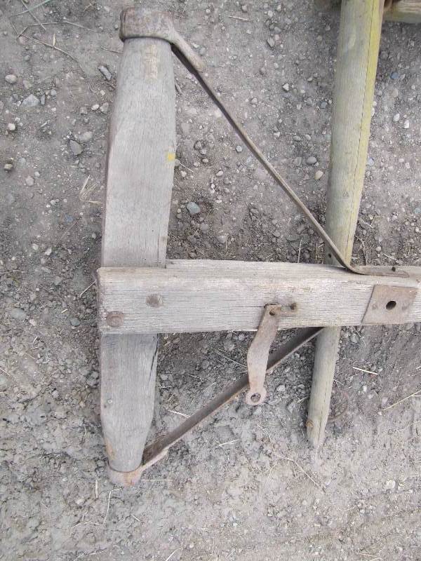 Horse Draws - Metal outer vintage wheel - Wagon T bar