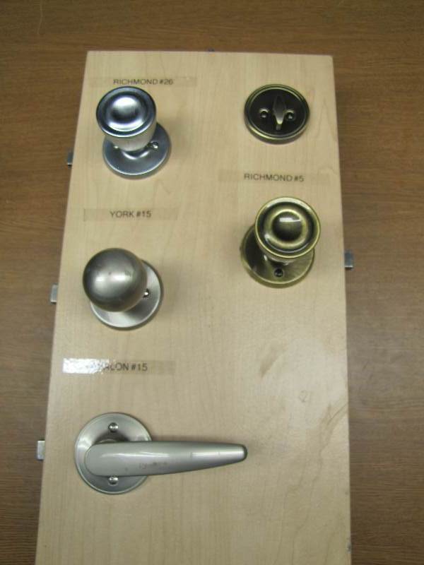 3 Interior knobs - 1 exterior