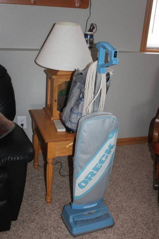 lot 50 image: Oreck Vacuum