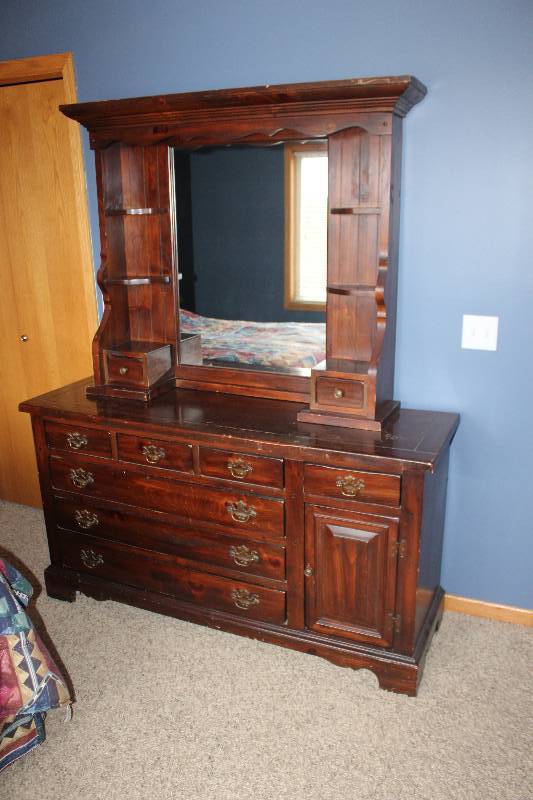 lot 58 image: 1-Door 7-Drawer Wood Dresser w 2-Drawer 4-Shelf Mounted Mirror