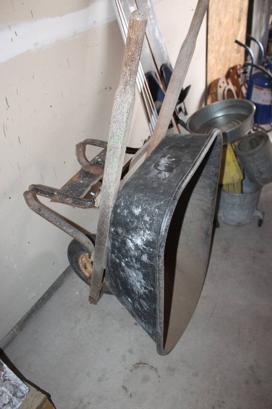 lot 70 image: Metal Wheelbarrow
