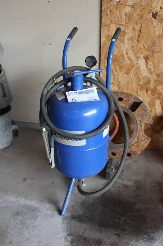 lot 6 image: Eastwood Commercial Abrasive Blaster w Hose, 3-Bags Black Blast Medium