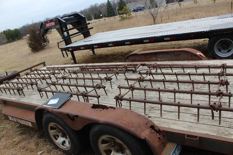 lot 3 image: 3-Section John Deere Drag Thatchers