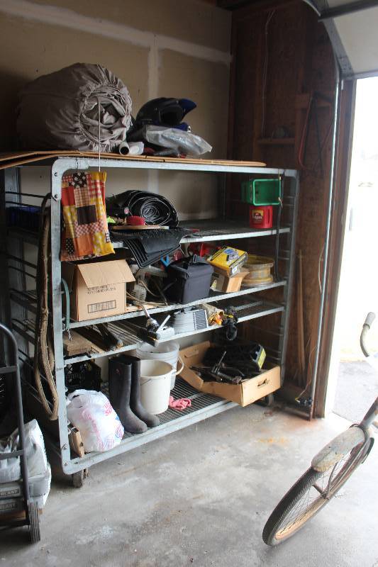 lot 90 image: Metal Rolling ShelfCart