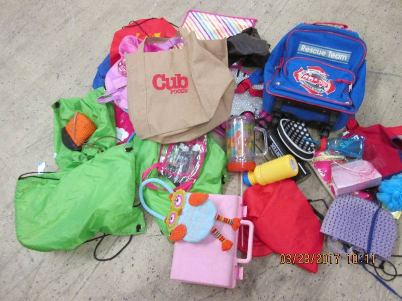 lot of carrying bags , rescue team ...