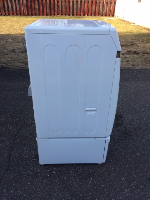 Samsung Front Load Washer on Pedestal over $600 RETAIL